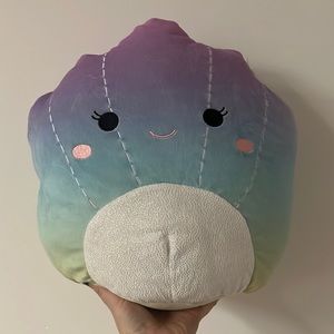 BNWT Squishmallow - Shauna the Shell